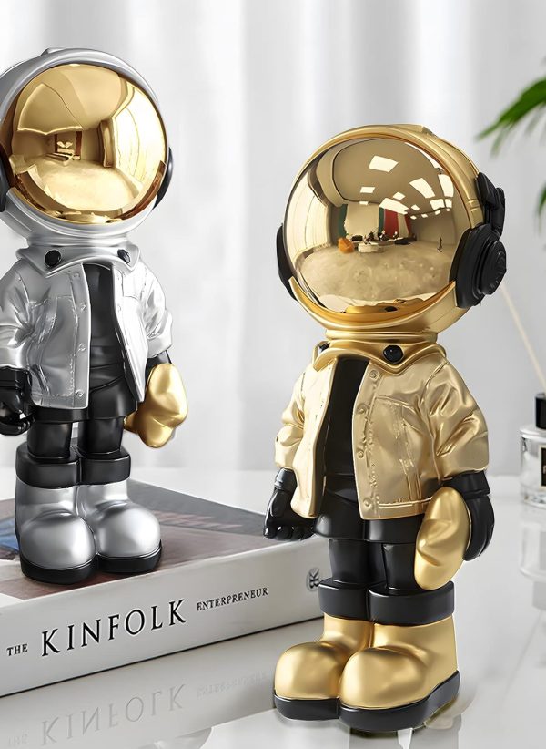 Astronaut Spaceman Sculpture - Image 5